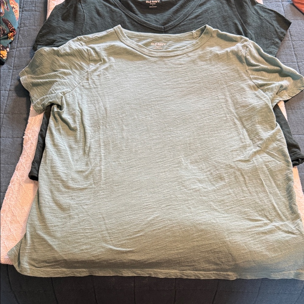 Old Navy Lot of 3 short sleeve t-shirts, pink, light aqua, forest green Large - Picture 4 of 10